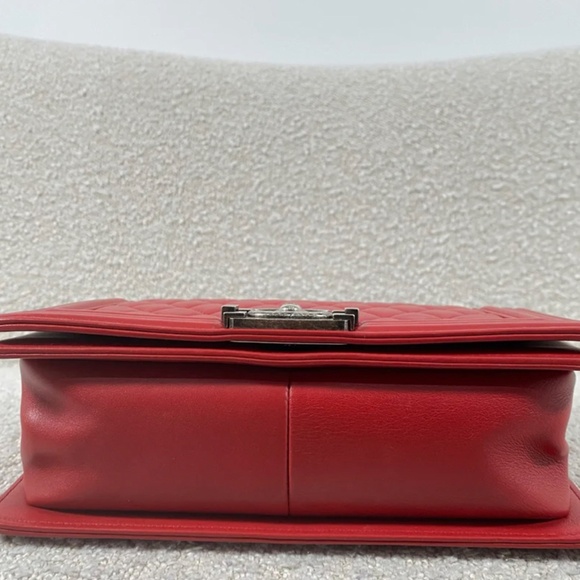 Pre-Owned Authentic Chanel Boy Bag Red Lambskin Old Medium - Picture 5 of 16